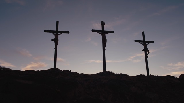 Injil Markus 15:27–47